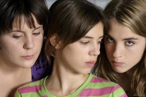 Pauline Acquart (Marie), Louise Blachère (Anne) en Adèle Haenel (Floriane)