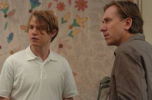 Brady Corbet (Peter) en Tim Roth (George)