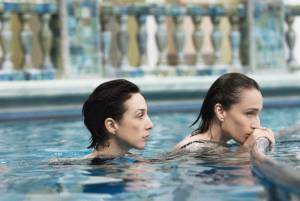 Kristin Scott Thomas (Juliette) en Elsa Zylberstein (La)