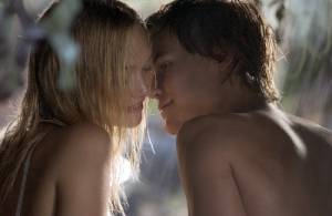 Rhys Wakefield (Thomas Mollison) en Gemma Ward (Jackie Masters)