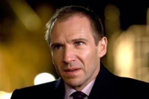 Ralph Fiennes (Harry Waters)