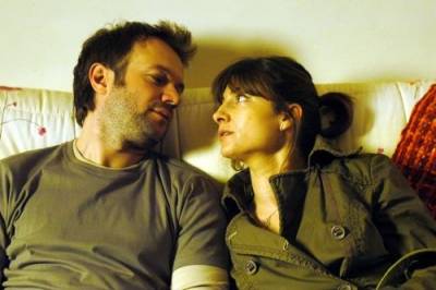 Najwa Nimri (Eva) en Tristán Ulloa (Iaki)