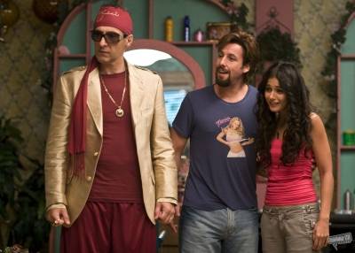 Emmanuelle Chriqui (Dalia), Adam Sandler (Zohan Dvir) en John Turturro (The Phantom) in You Don't Mess with the Zohan