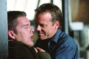 Ethan Hawke (Costa) en Kiefer Sutherland (Hart)