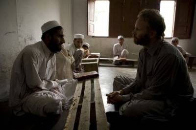 Morgan Spurlock (Zichzelf) in Where in the World Is Osama Bin Laden?