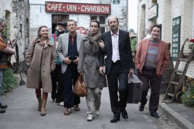 Dany Boon (Antoine Bailleul), Zoé Félix (Julie Abrams) en Kad Merad (Philippe Abrams)