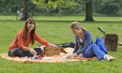 Roos Smit (Sterre) en Marloes van der Wel (Yara)