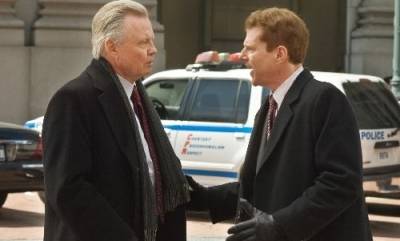 Noah Emmerich (Francis Tierney, Jr.) en Jon Voight (Francis Tierney, Sr.)