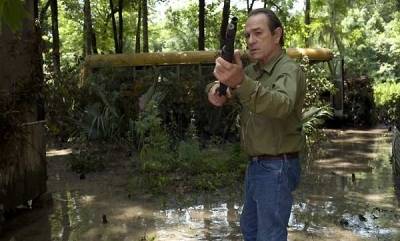 Tommy Lee Jones (Dave Robicheaux)