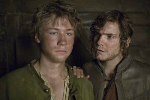 Daniel Brühl (Tonda) en David Kross (Krabat)