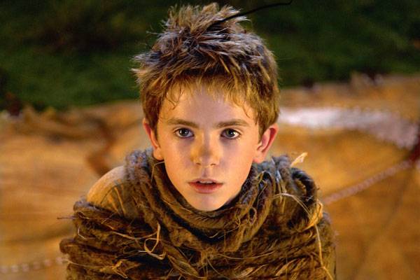 Freddie Highmore (Arthur)