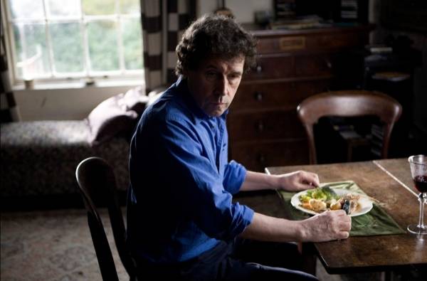 Stephen Rea (Martin)