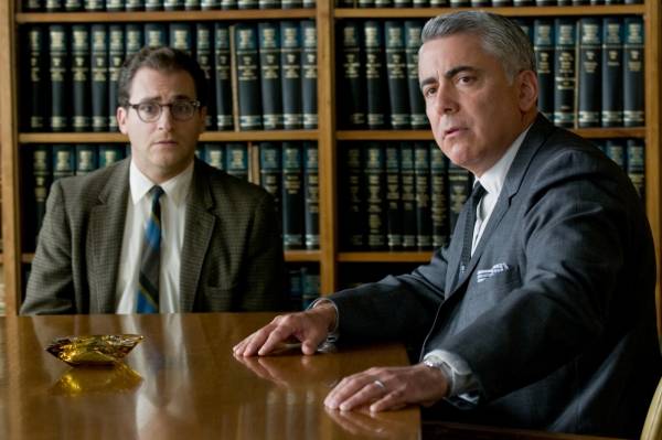 Adam Arkin (Divorce Lawyer) en Michael Stuhlbarg (Larry Gopnik)