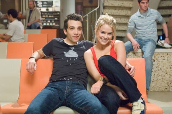 Jay Baruchel (Kirk) en Alice Eve (Molly)