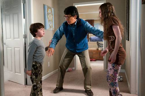 Madeline Carroll (Farren), Jackie Chan (Bob Ho) en Will Shadley (Ian)