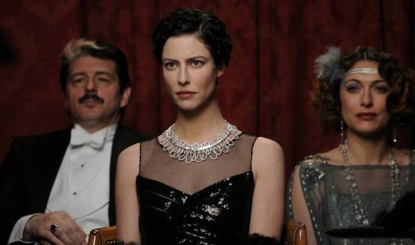 Anna Mouglalis (Coco Chanel)