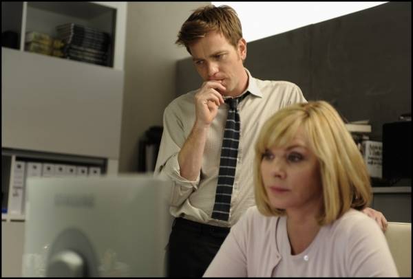 Kim Cattrall (Amelia Bly) en Ewan McGregor (The Ghost)