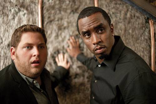 Sean 'Diddy' Combs (Sergio Roma) en Jonah Hill (Aaron Green)