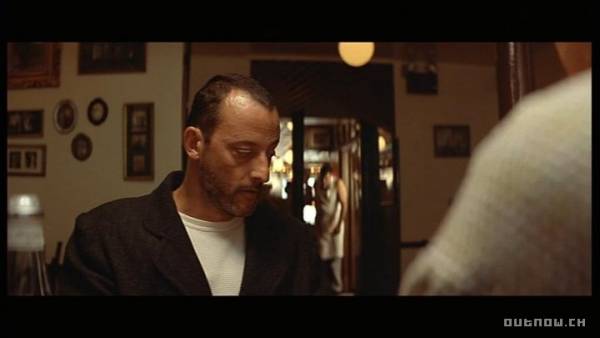 Jean Reno (Leon) in Léon (1994)