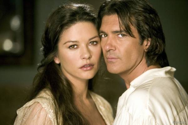 Antonio Banderas (Zorro/Alejandro) en Catherine Zeta-Jones (Elena)