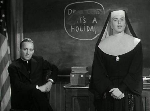 Ingrid Bergman (Sister Mary Benedict) en Bing Crosby (Father Chuck O'Malley) in The Bells of St. Mary's