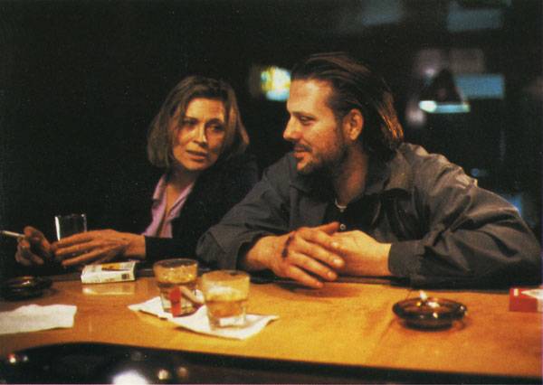 Faye Dunaway (Wanda Wilcox) en Mickey Rourke (Henry Chinaski) in Barfly