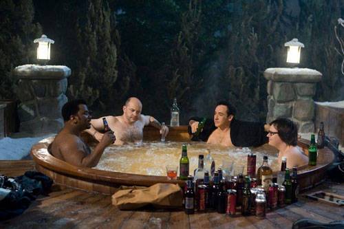 Rob Corddry (Lou), John Cusack (Adam), Clark Duke (Jacob) en Craig Robinson (Nick) in Hot Tub Time Machine