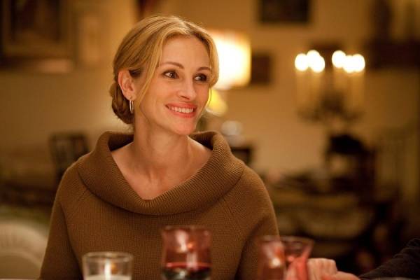 Julia Roberts (Elizabeth Gilbert)