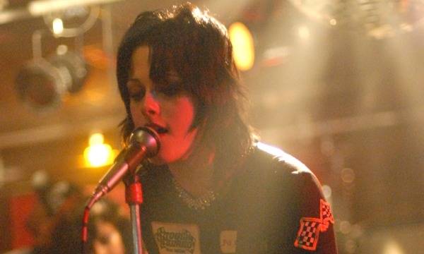 Kristen Stewart (Joan Jett)