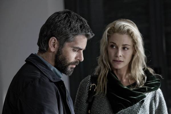 Eduardo Noriega (II) (Diego) en Belén Rueda (Isabel)