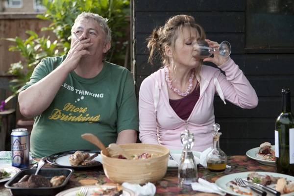 Jim Broadbent (Tom) en Lesley Manville (Mary)