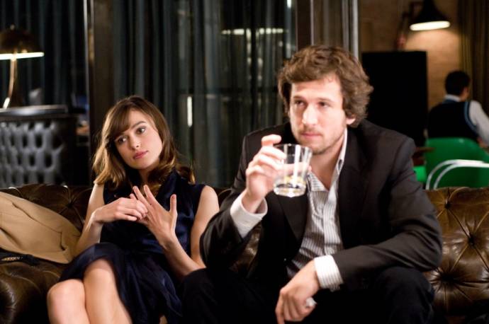 Keira Knightley (Joanna Reed) en Guillaume Canet (Alex Mann)