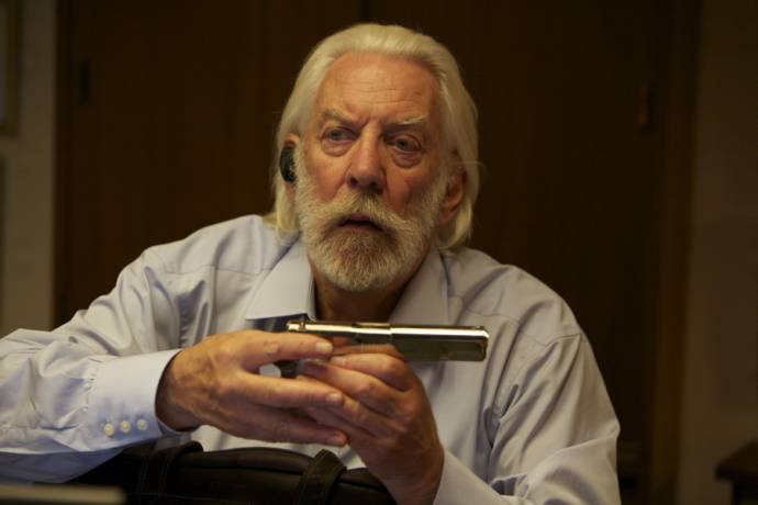 Donald Sutherland (Harry McKenna)