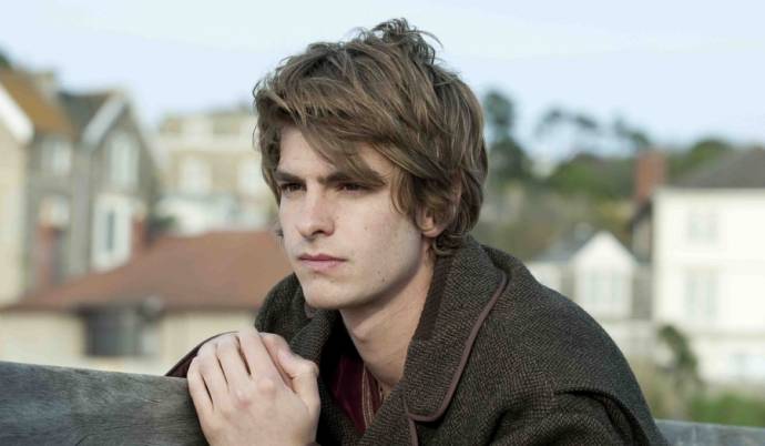 Andrew Garfield (Tommy)