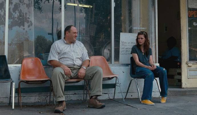 James Gandolfini (Doug Riley) en Kristen Stewart (Mallory)