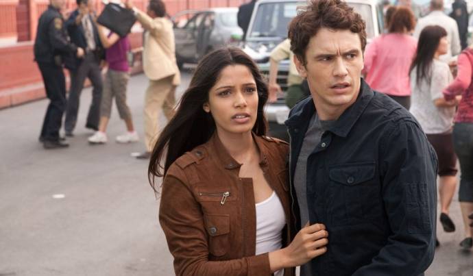 Freida Pinto (Caroline) en James Franco (Will Rodman)