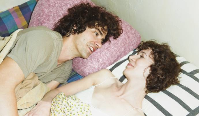 Hamish Linklater (Jason) en Miranda July (Sophie / Voice of Paw-Paw)