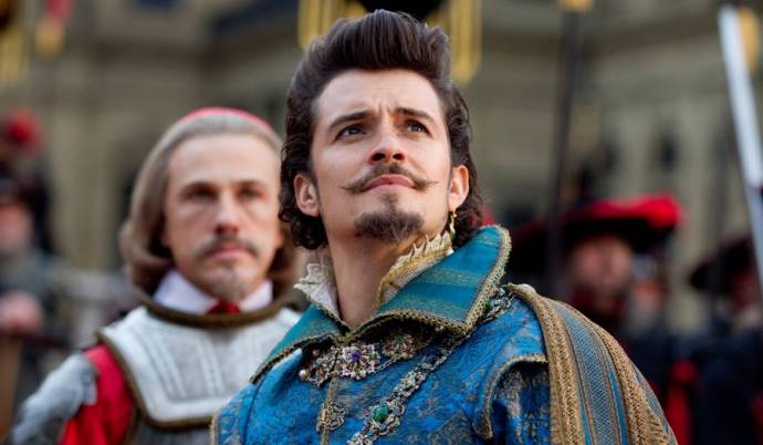 Christoph Waltz (Cardinal Richelieu) en Orlando Bloom (Duke of Buckingham)