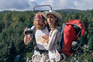 Kristofer Hivju en Hannah Hoekstra in Cocaine Bear