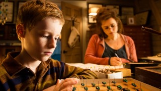 Kyle Allatt en Helena Bonham Carter in The Young and Prodigious T.S. Spivet