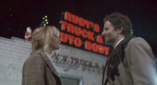 Jennifer Lawrence en Bradley Cooper in Joy