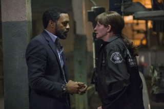 Chiwetel Ejiofor en Julia Roberts in Secret in Their Eyes