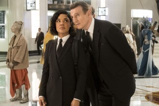 Tessa Thompson en Liam Neeson in Men in Black: International