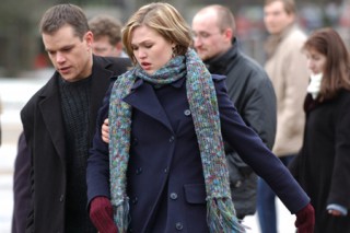 Matt Damon en Julia Stiles in The Bourne Supremacy