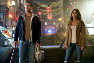 Stephen Amell en Megan Fox in Ninja Turtles: Out of the Shadows