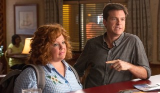 Melissa McCarthy en Jason Bateman in Identity Thief