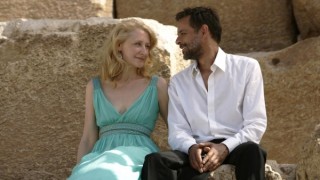 Patricia Clarkson en Alexander Siddig in Cairo Time