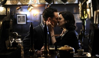 Tom Hiddleston en Rachel Weisz in The Deep Blue Sea