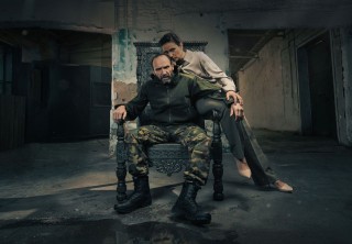 Ralph Fiennes en Indira Varma in Macbeth: Ralph Fiennes & Indira Varma