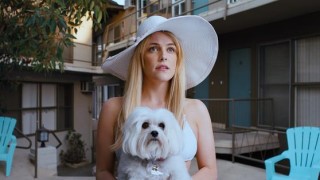 Riley Keough in Under the Silver Lake